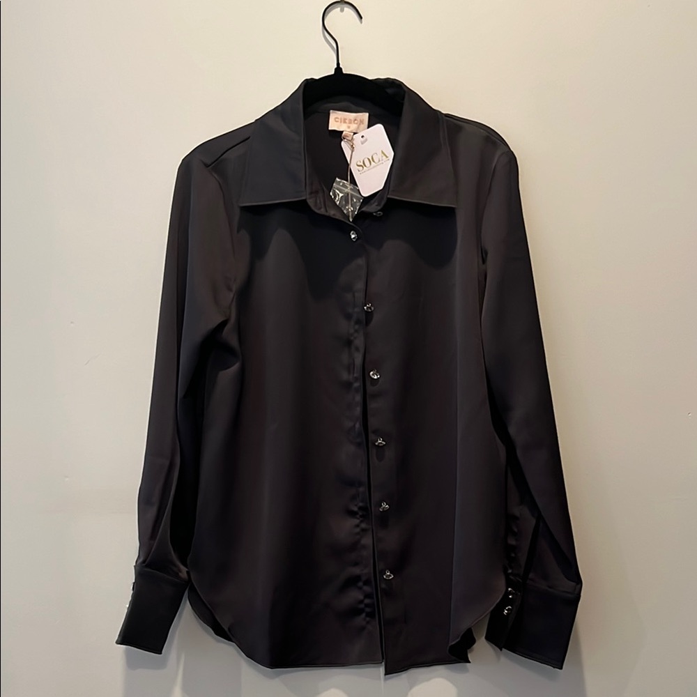 Chic Black Button-Up Blouse